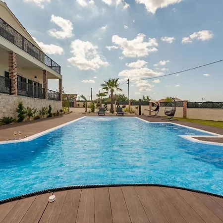 Leon Zadarvillas *