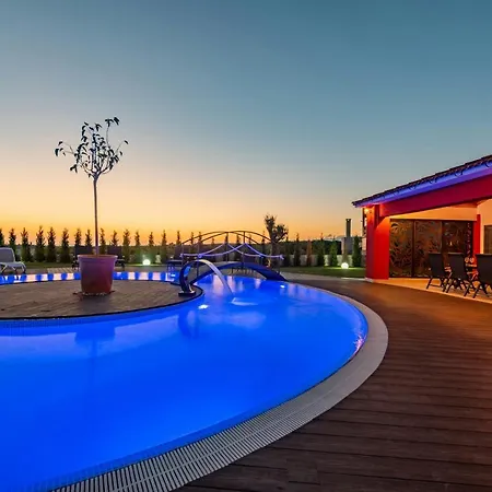 Leon Zadarvillas וילה *
