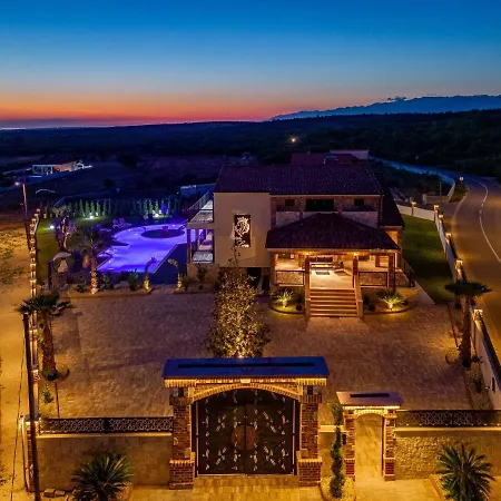 Leon Zadarvillas וילה
