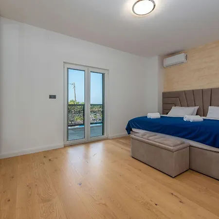 Leon Zadarvillas וילה Visocane