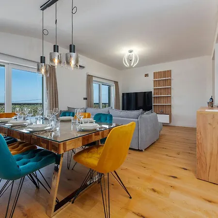 Leon Zadarvillas *