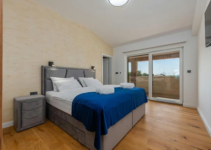 Leon Zadarvillas Visocane