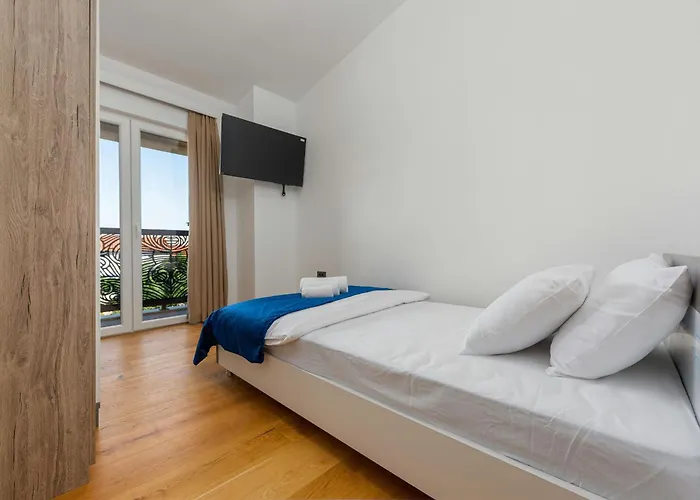 فيلة Leon Zadarvillas *