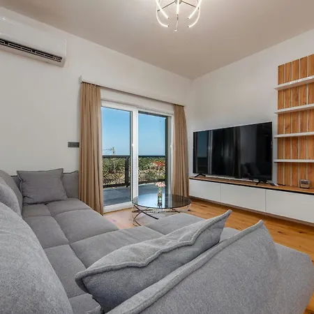 Leon Zadarvillas Visocane