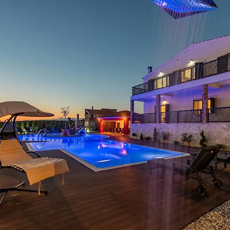 Leon Zadarvillas Villa