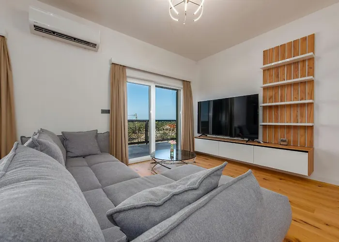 Leon Zadarvillas Visocane