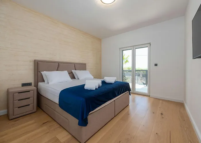 Leon Zadarvillas Visocane